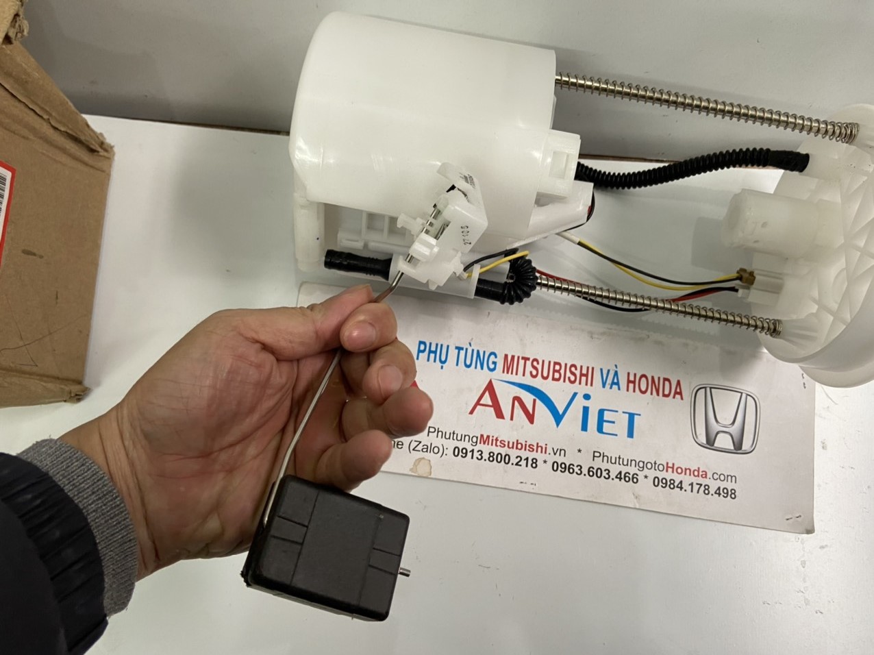 Cụm bơm xăng xe Honda CIVIC 2006 